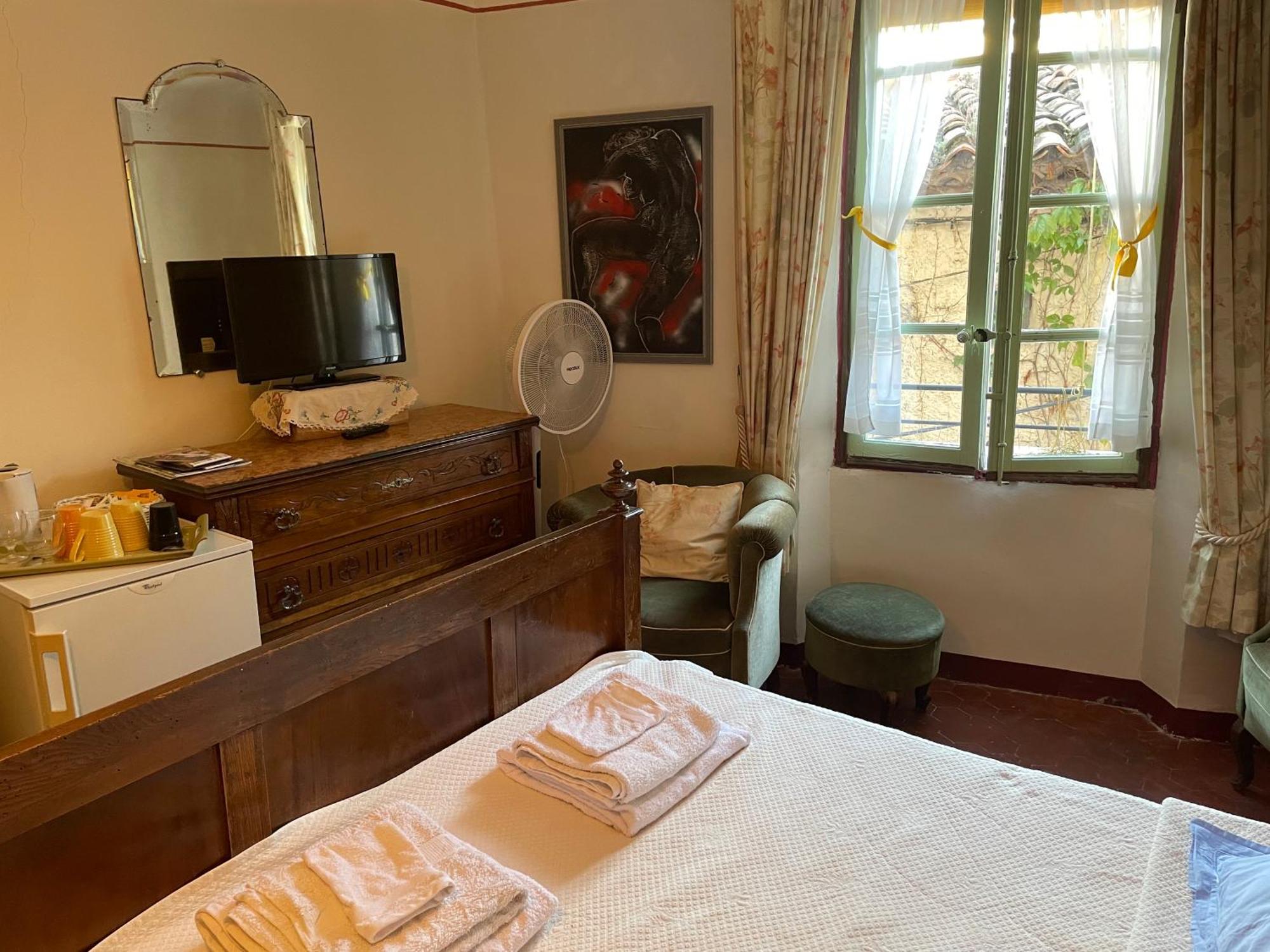 Bed and Breakfast Le Pra de Pé Cotignac Esterno foto